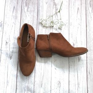 Soda suede Booties